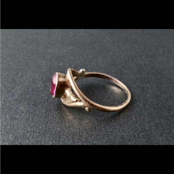 Elegant Gold and Ruby Ring sz 9.25 - Picture 2 of 10